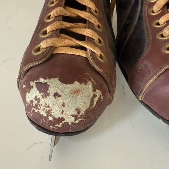 Vintage Brunswick Leather Ice Skates •1940s Two-Tone •Rustic Cabin Winter Decor - Picture 7 of 9